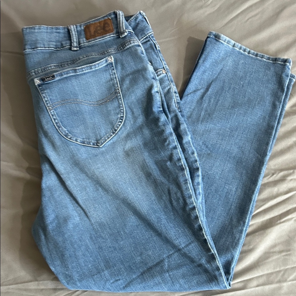 Women’s Lee Light Blue Straight Leg Jeans